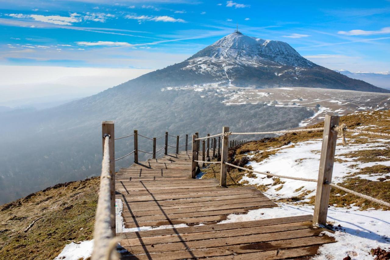 La Porte Des Volcans Blanzat Exteriör bild